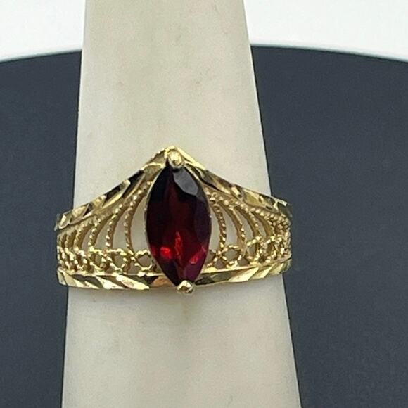 Designer 10K Yellow Gold Marquise Red Prong Garnet Ring Vintage Estate Sz 7.25 - Picture 1 of 12